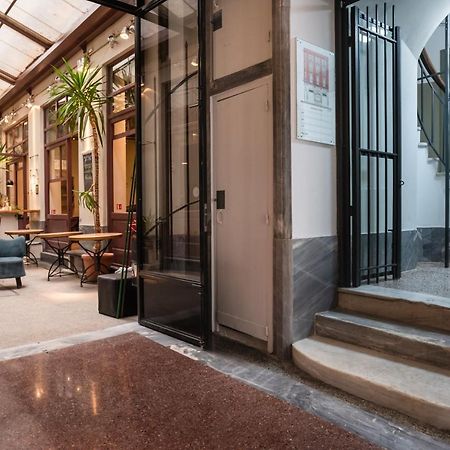 Polytimon, An Athenian Neoclassical Apartment Atenas Exterior foto