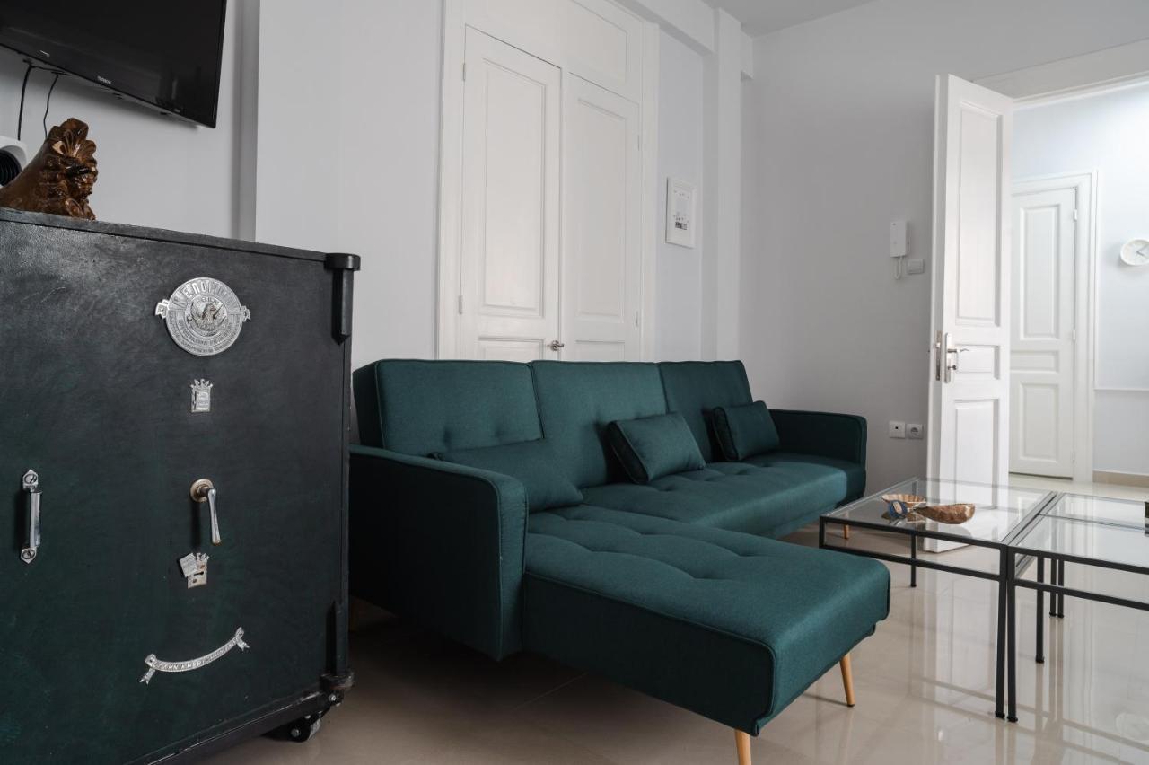 Polytimon, An Athenian Neoclassical Apartment Atenas Exterior foto