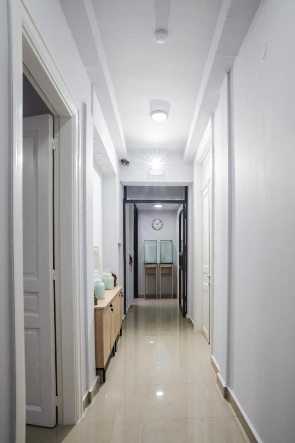 Polytimon, An Athenian Neoclassical Apartment Atenas Exterior foto