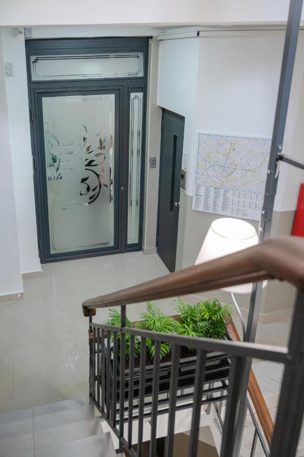Polytimon, An Athenian Neoclassical Apartment Atenas Exterior foto