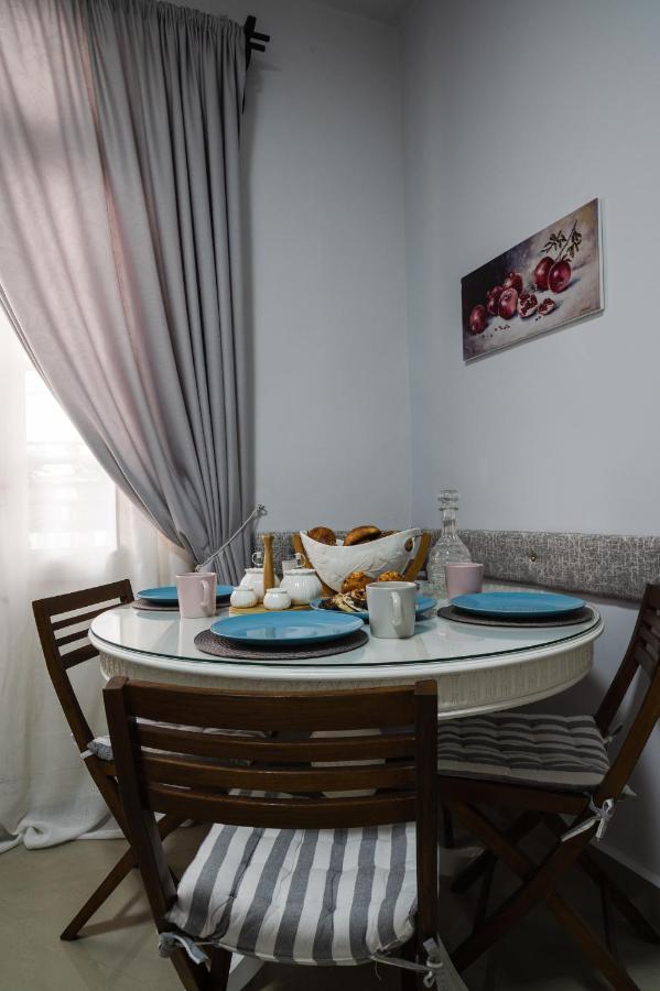 Polytimon, An Athenian Neoclassical Apartment Atenas Exterior foto