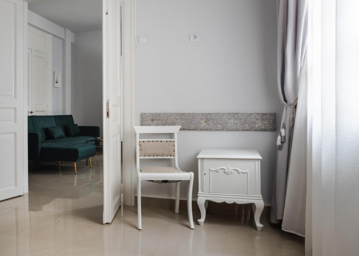 Polytimon, An Athenian Neoclassical Apartment Atenas Exterior foto