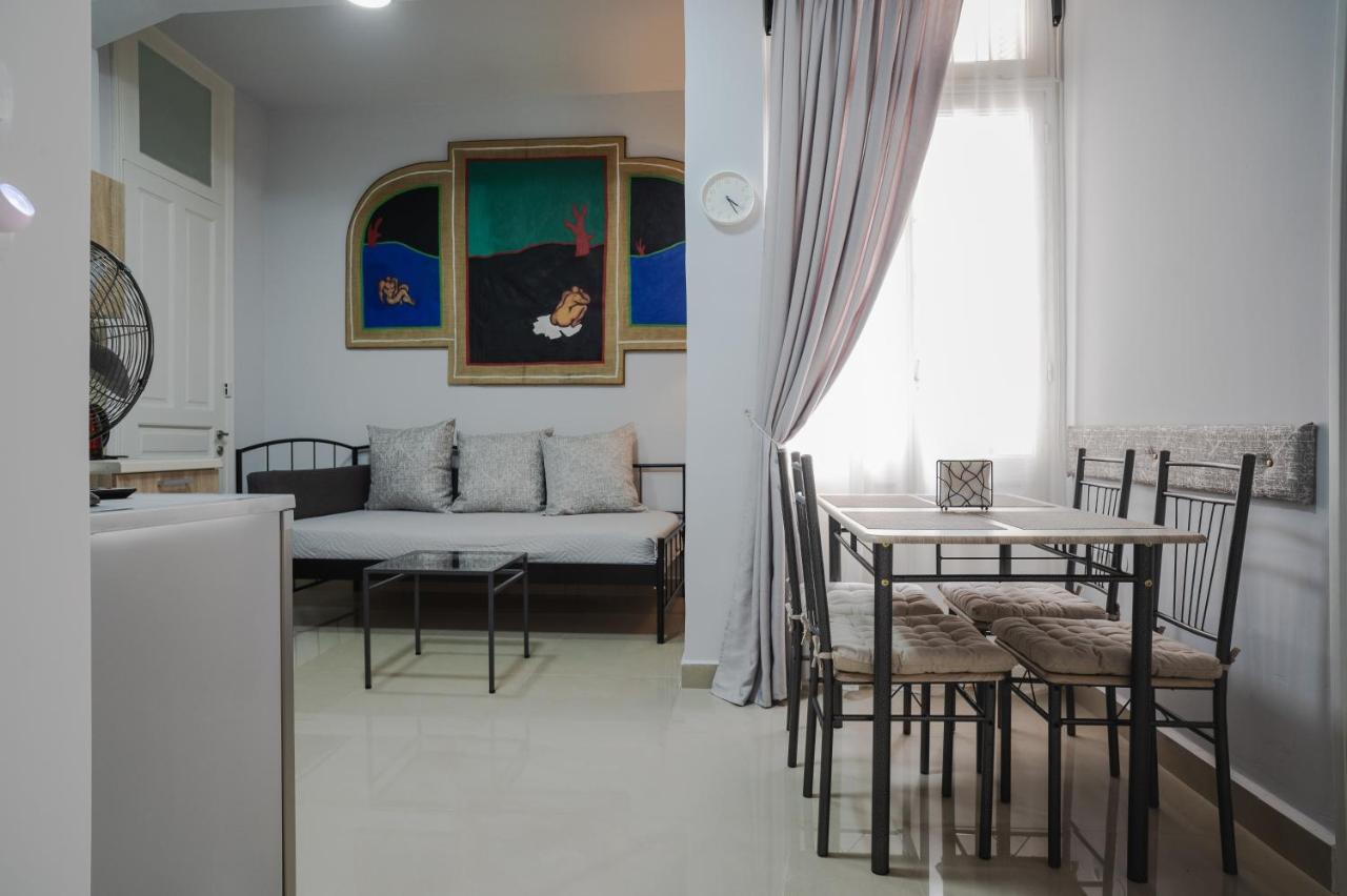 Polytimon, An Athenian Neoclassical Apartment Atenas Exterior foto